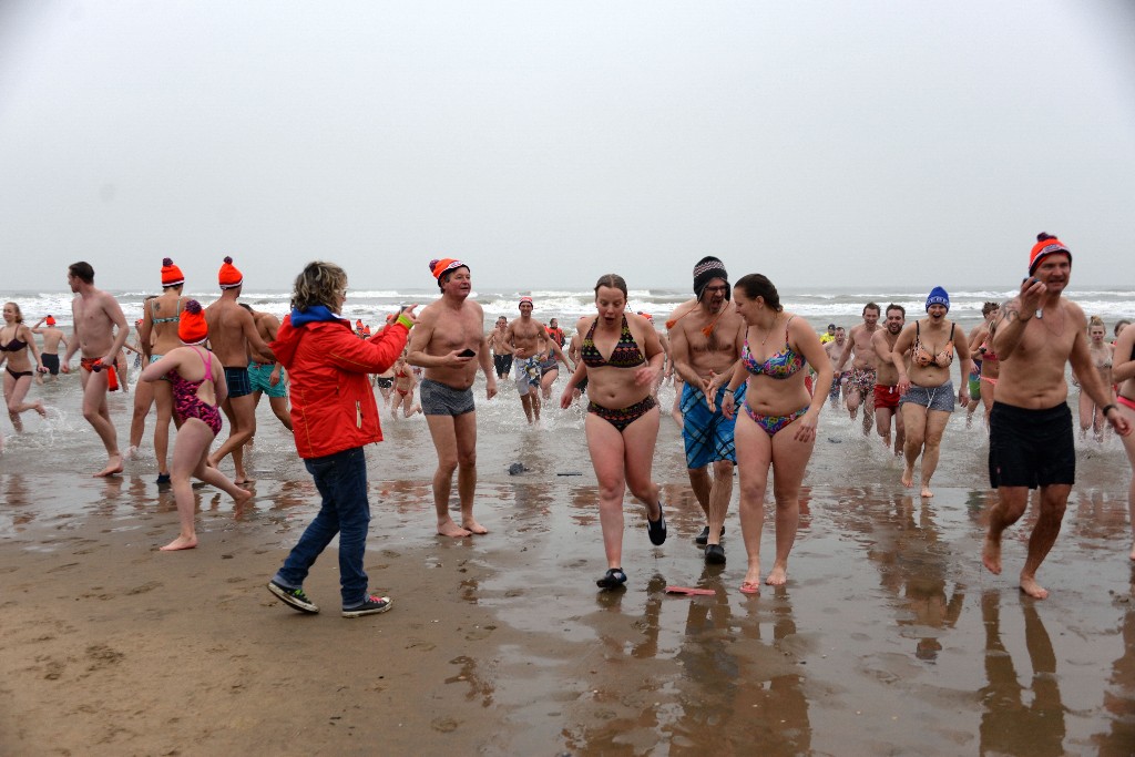 ../Images/Nieuwjaarsduik Nederzandt 2017 070.jpg